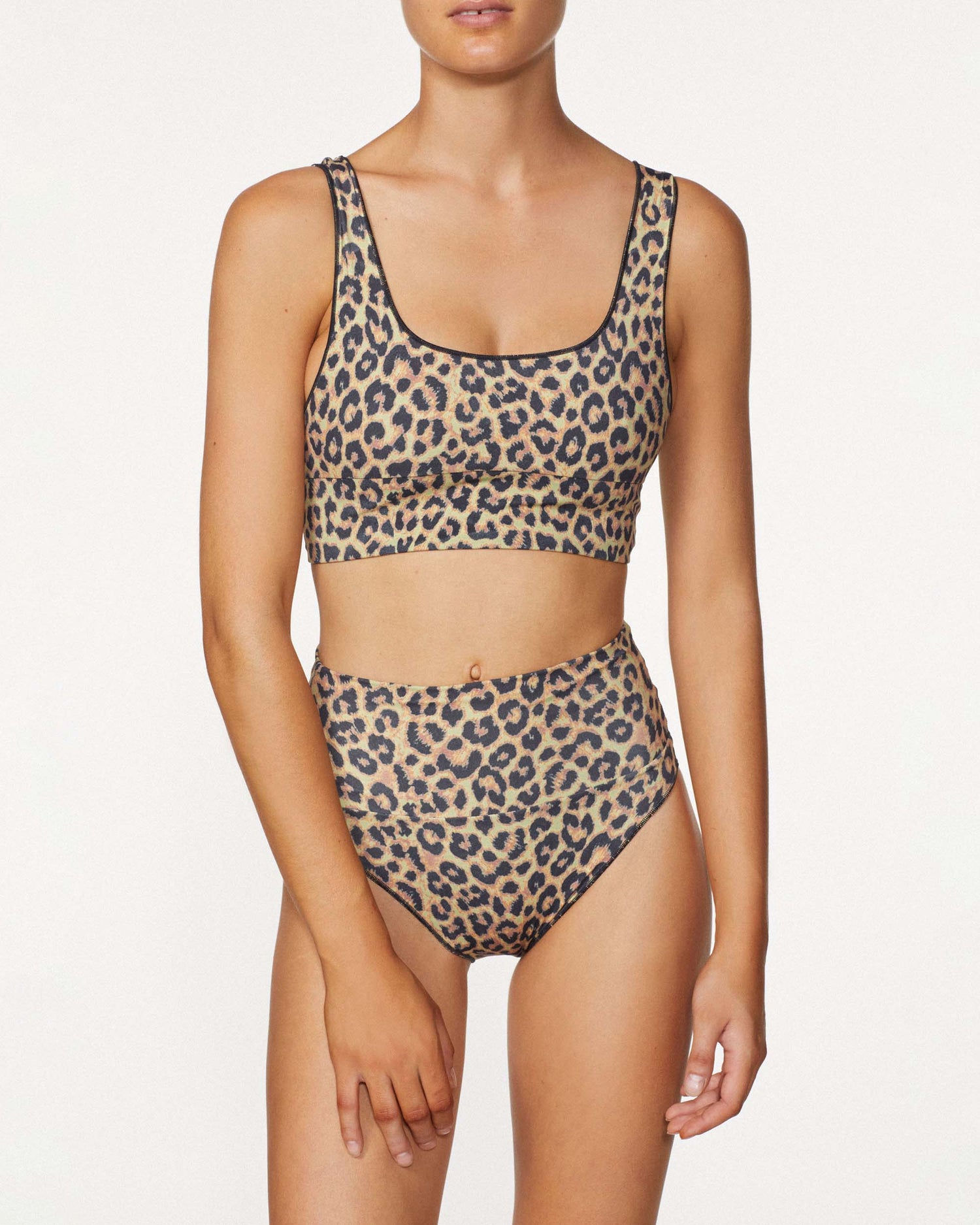 On body front of THE CONTOUR CROP TOP - BENGAL