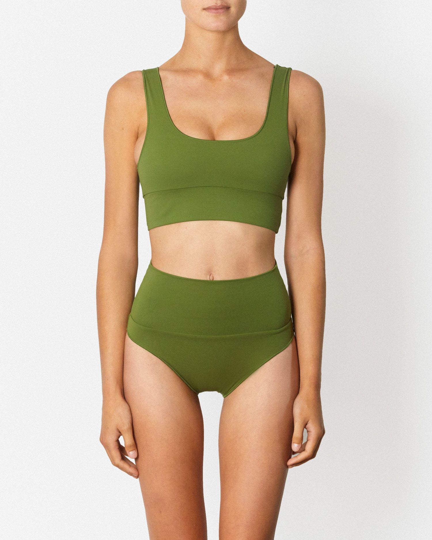 On body front of the Contour Crop Top - Pesto