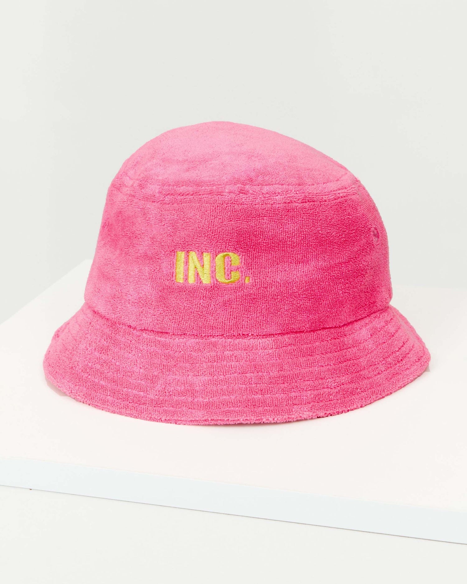 Front of THE BUCKET HAT - ROSA